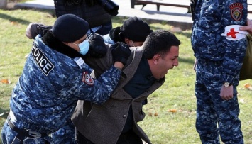 В Ереване задержали более 50 участников акции против Пашиняна
