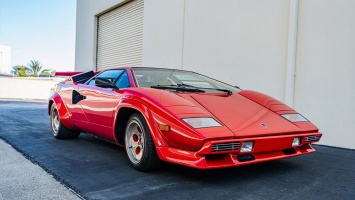 На аукцион выставили редкий Lamborghini Countach 1982 года