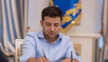 Зеленский подписал закон о совершенствовании процедуры избрания руководителей вузов
