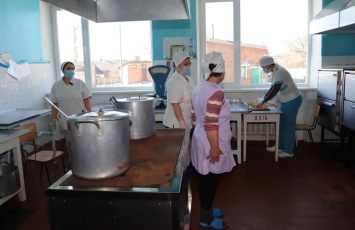 "Даже хлеба не давали": скандал с питанием детей в Краснограде дошел до прокуратуры