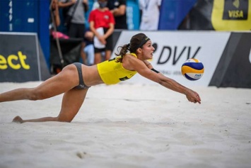 Звезды пляжного волейбола смогут выступить в бикини на турнире в Катаре