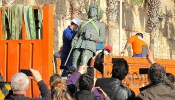 В Испании убрали последний монумент генерала Франко