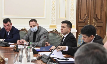 Стремительное пополнение санкционного списка Зеленского подрывает авторитет Украины на мировой арене, - западные эксперты