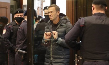 Навальный рассказал о прогулках под музыку в СИЗО