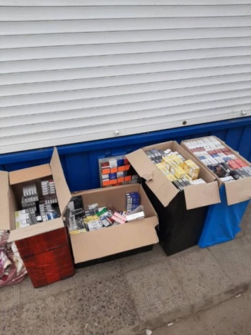 В Кривом Роге женщина продавала 500 пачек контрафактных сигарет