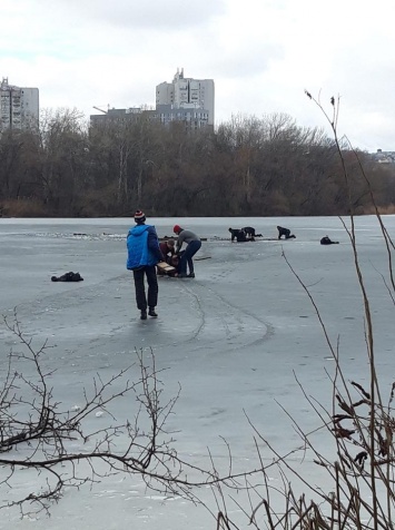 В Днепре под лед провалился ребенок