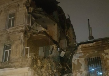 Не успели спасти: в центре Одессы рухнул памятник архитектуры