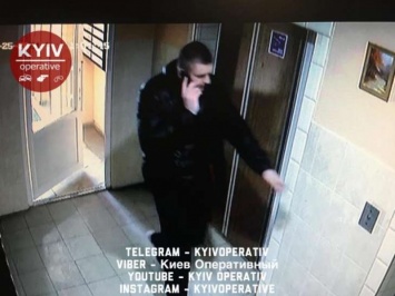 Киевлянку ограбили мужчины, представившиеся соседями