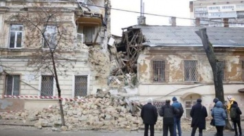 В Одессе начали рушиться старые дома (фото)