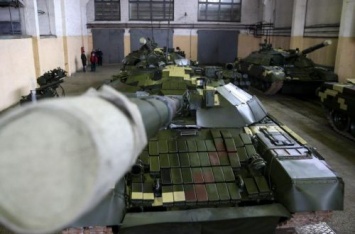 Киевский бронетанковый завод передал ВСУ пять отремонтированных танков Т-72
