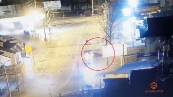 В ДТП на Березинке в Днепре погибла 18-летняя девушка: появилось видео