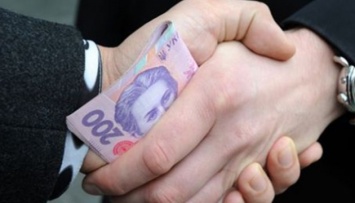 На Тернопольщине чиновника налоговой поймали на взятке в 1 миллион