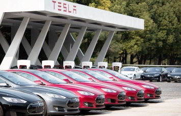 Продажи Tesla рухнули в Европе - покупатели стали выбирать электрокары других производителей
