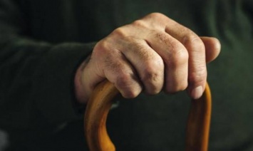 В Запорожье пенсионер не смог вернуться домой, забыв адрес проживания