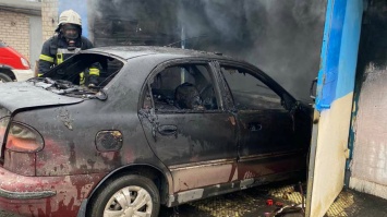 В Кривом Роге в сгоревшем автомобиле обнаружили тело погибшего человека