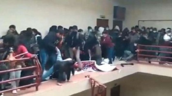 Давка в коридоре университета привела к жуткой гибели семи студентов