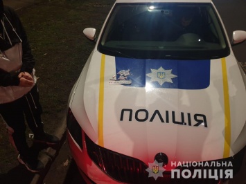 На Николаевщине патрульного избили дубинкой, которую у него же и отобрали