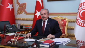 Спикер парламента Турции заверил в поддержке крымскотатарского народа