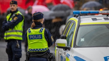 В Швеции вооруженный мужчина ранил ножом восемь человек