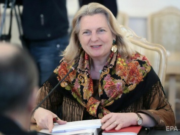 Экс-главу МИД Австрии, которая танцевала с Путиным, выдвинули в члены совета директоров "Роснефти"