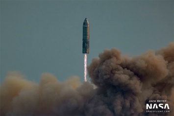 Прототип SpaceX Starship впервые успешно приземлился во время испытаний. Но потом взорвался