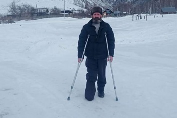 Россиянин со сломанной ногой двое суток полз по снежной пустыне