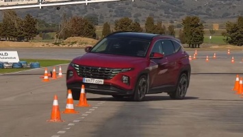 Hyundai Tucson нового поколения не порадовал повадками в «лосином тесте» (ВИДЕО)