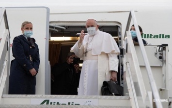 Папа Римский впервые в истории прибыл в Ирак