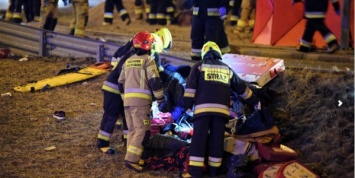 Страшная авария в Польше: шестеро украинцев погибли в ДТП с рейсовым автобусом