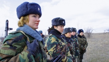 Таран - о женщинах в армии: командир, пилот и танкист - больше не эксперимент, а повседневность