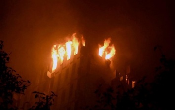 В Индии при пожаре в офисном здании погибли семь человек