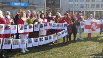Как в Брюсселе 8 Марта поддерживали женщин в Беларуси и России
