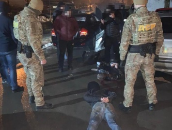 На Львовщине задержали банду рэкетиров, которые под видом полицейских похищали людей