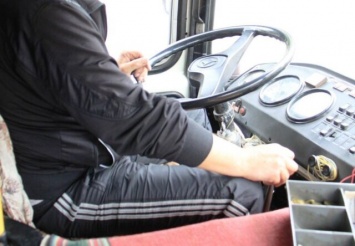 В Запорожье ограбили водителя автобуса