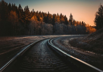Будут ездить в объезд: запорожские железнодорожники проложили временные рельсы
