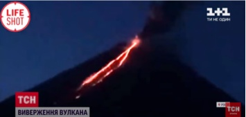На Камчатке началось извержение вулкана (видео)