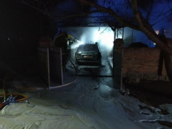 Председателю громады на Мелитопольщине сожгли машину