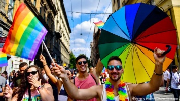 Комментарий: Почему Восточная Европа стала гомофобной?