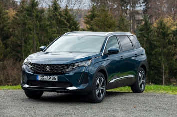 Обновленный Peugeot 5008 для Украины приехал в максимальных комплектациях