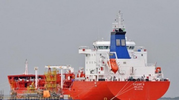 Нападение на танкер в Африке: в МИД заявили об украинцах на борту