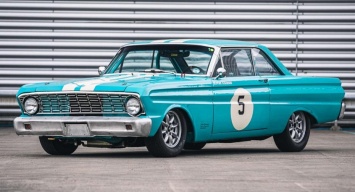 На аукцион выставлен гоночный автомобиль Ford Falcon 1964 года выпуска Роуэна Аткинсона