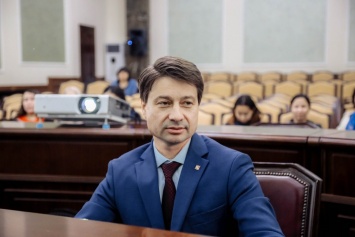 С выборов мэра Якутска сняли прямого конкурента "единоросса"