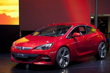 Новый Opel Astra замечен на тестах в оригинальном кузове