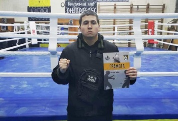 Павлоградец победил в чемпионате по спортивному ножевому бою