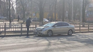 Tesla-нарушитель. В Мариуполе электромобиль столкнулся с Hyundai, - ФОТО