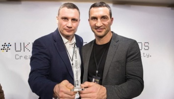 Братья Кличко и Усик - в ТОП-10 рейтинга боксеров Европы всех времен