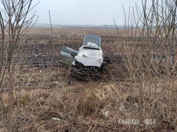 "Машину откинуло на поле": на Харьковщине в ДТП пострадали шесть человек, среди них - 6-летний ребенок, - ФОТО