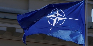 Россия призвала НАТО выбрать один из двух "стульев"
