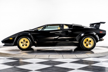 Lamborghini Countach 1988 года по цене нового Aventador