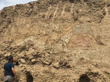 В Перу археологи обнаружили древнюю фреску с изображением бога-паука - ей более 3 тысяч лет